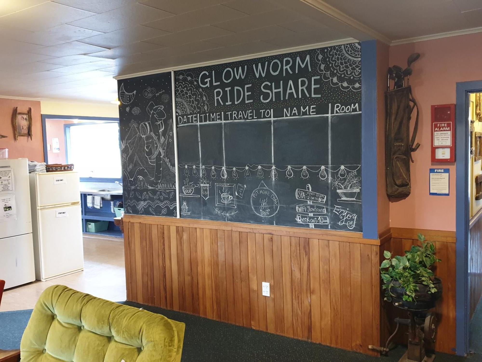 Glow Worm Accommodation Franz Josef Luaran gambar