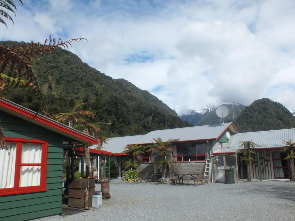 Glow Worm Accommodation Franz Josef Luaran gambar
